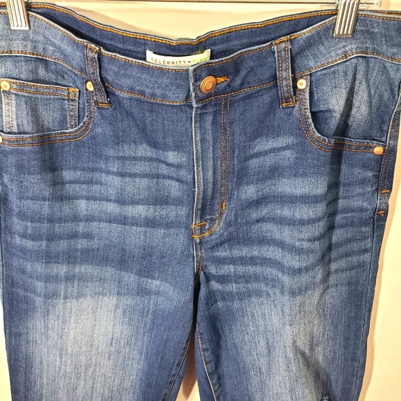 Celebrity Pink Women's Medium Wash Jeans Denim Pants Size 15/32 Distressed - Picture 3 of 7